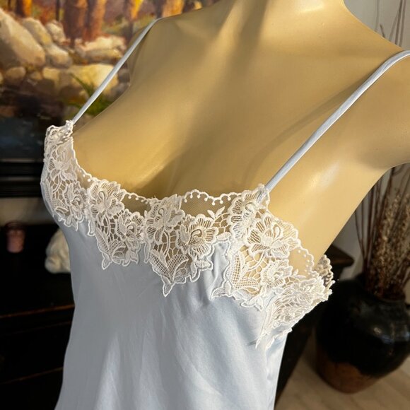 EILEEN WEST night gown: soft powder blue in color w/ white cotton lace - Picture 3 of 6